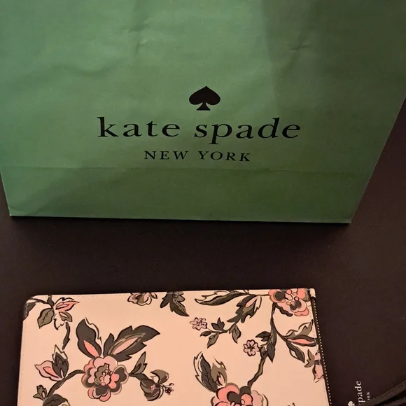 Kate Spade Lucy Floral Medium L-Zip Wrislet NWT - Picture 5 of 5